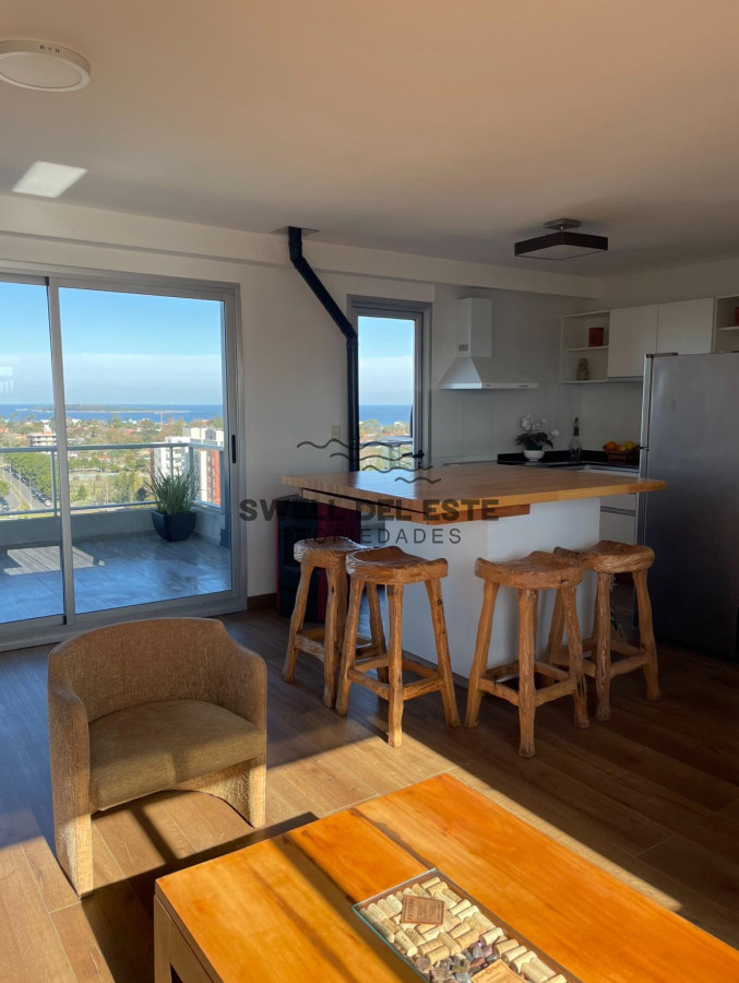 Apartamento ID.142 - Dúplex en Maldonado centro con vista al mar 3 dormitorios