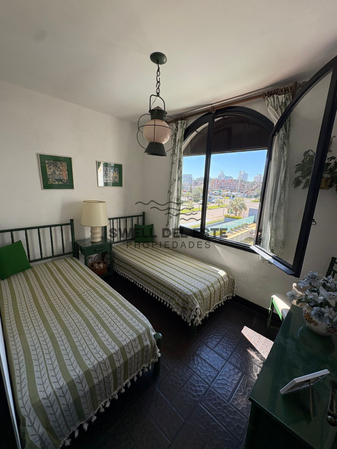Apartamento ID.175 - Apartamento de 3 dormitorios en Pine Beach a 1 cuadra de la playa y vista lateral al mar