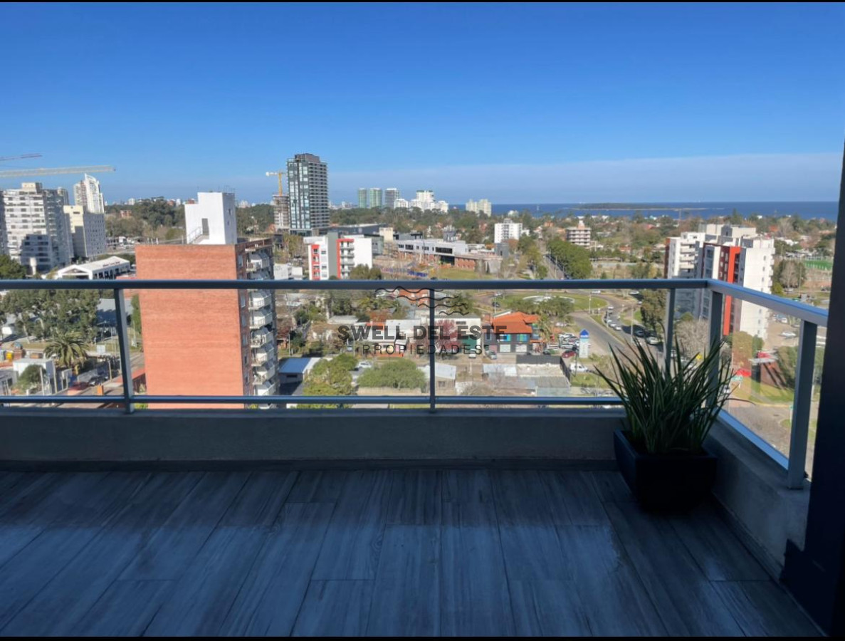 Apartamento ID.142 - Dúplex en Maldonado centro con vista al mar 3 dormitorios
