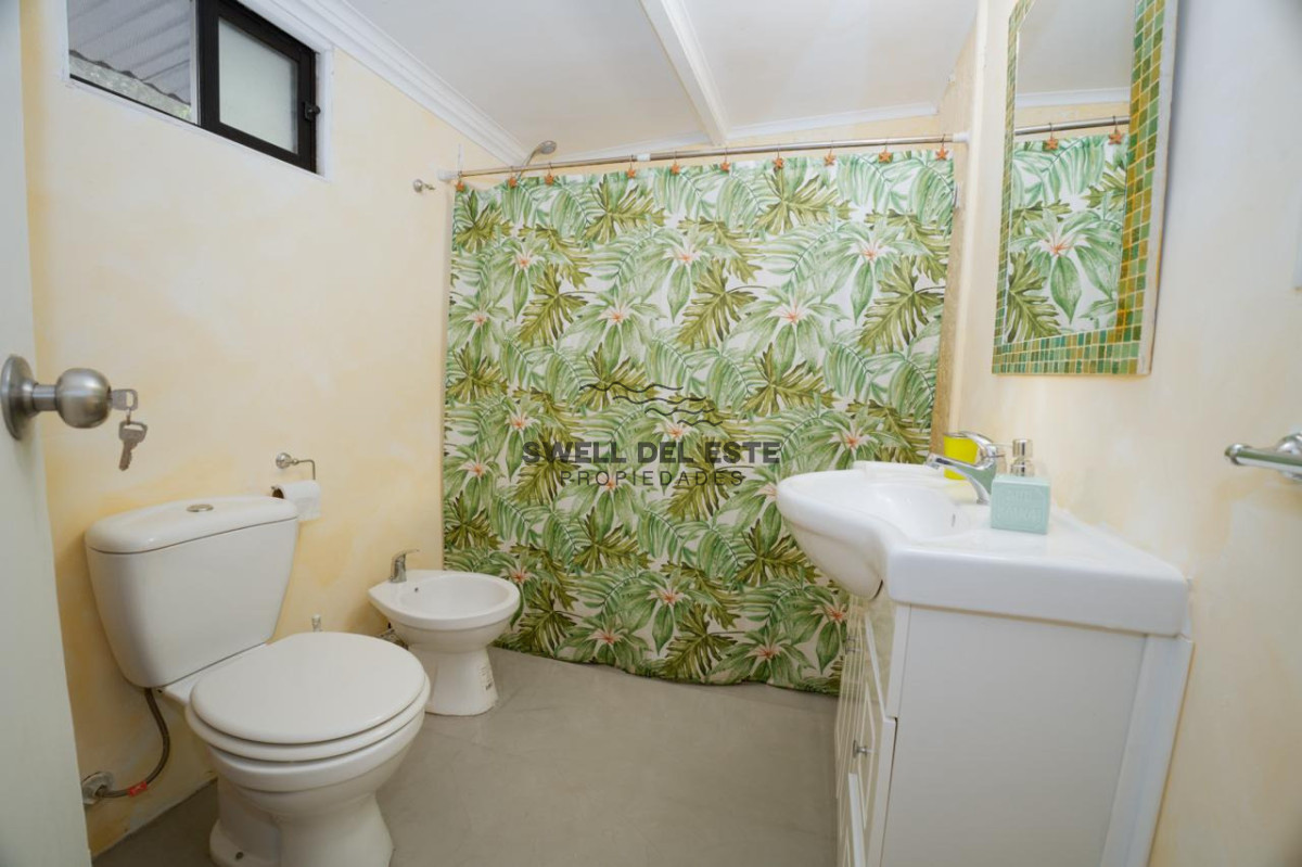 Casa ID.398 - Venta Casa 4 Dormitorios a 300 metros de Playa en La Barra