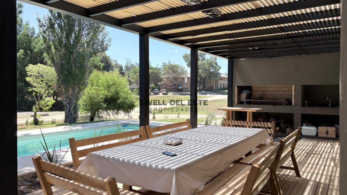 Casa ID.307 - Casa Barrio Don Miguel a Estrenar