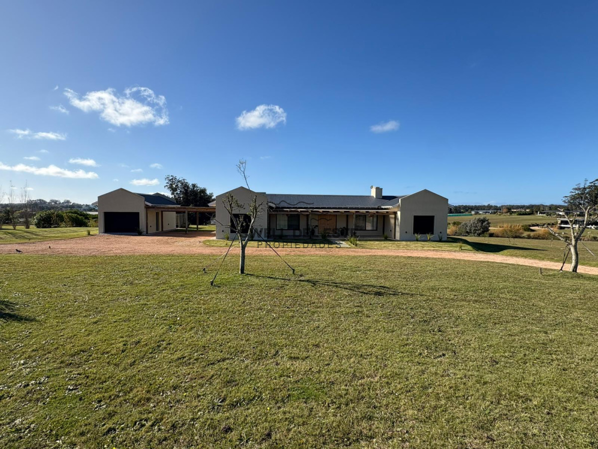 Casa ID.1 - Casa en venta en Pueblo Mío, Manantiales