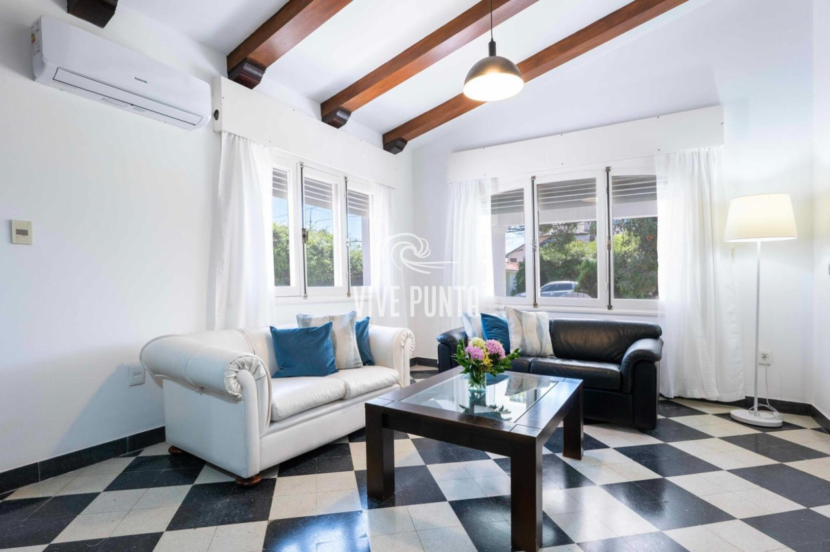 Casa ID.874 - Casa en venta y alquiler temporal a metros del mar, Punta del Este