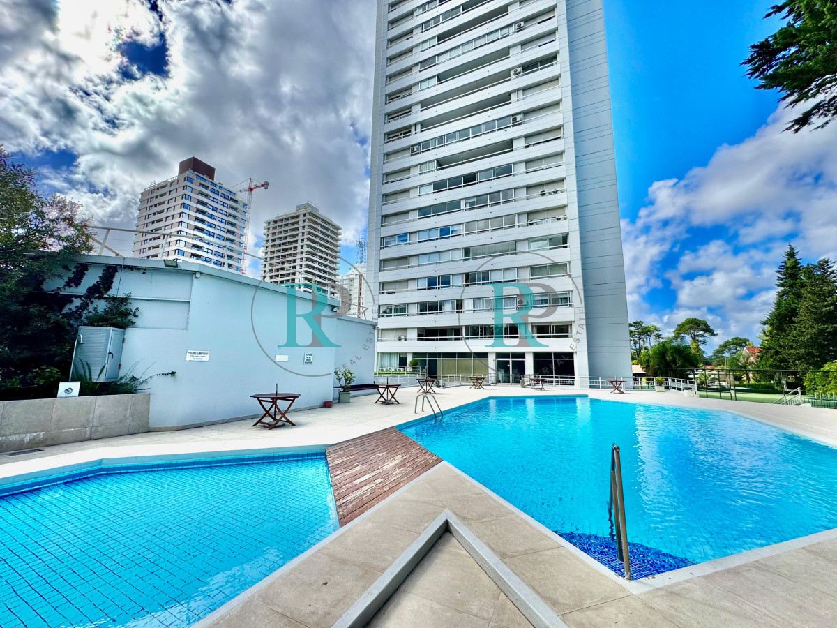 Apartamento ID.2476 - Apartamento en venta dormitorio y medio en Punta del Este