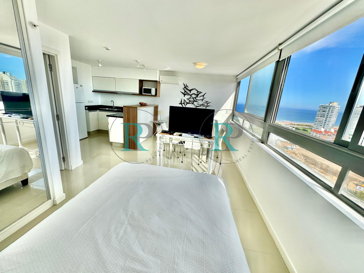 Apartamento ID.2115 - Apartamento en venta a pasos del mar, torre con excelentes servicios