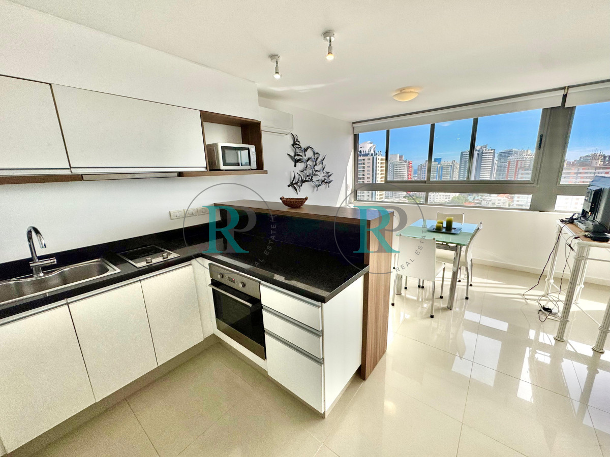 Apartamento ID.2115 - Apartamento en venta a pasos del mar, torre con excelentes servicios