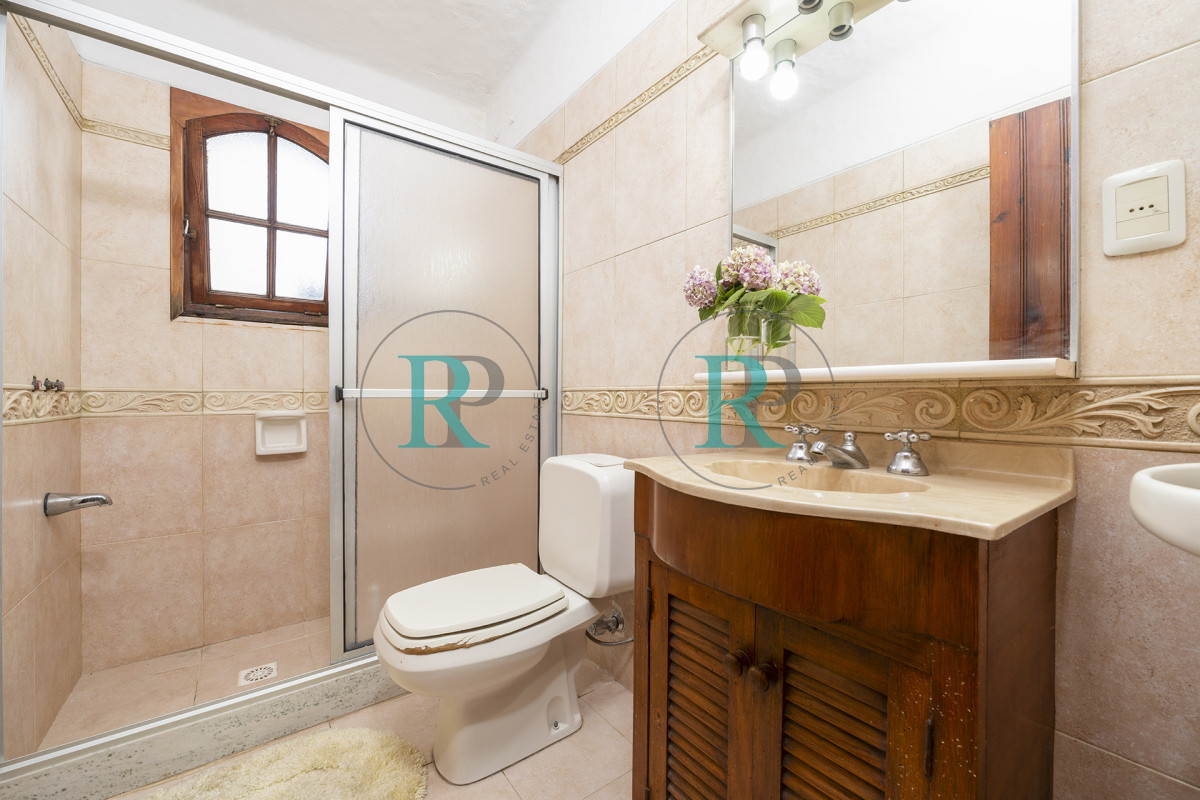 Casa ID.2336 - Casa en venta, 5 dormitorios en Punta del este!