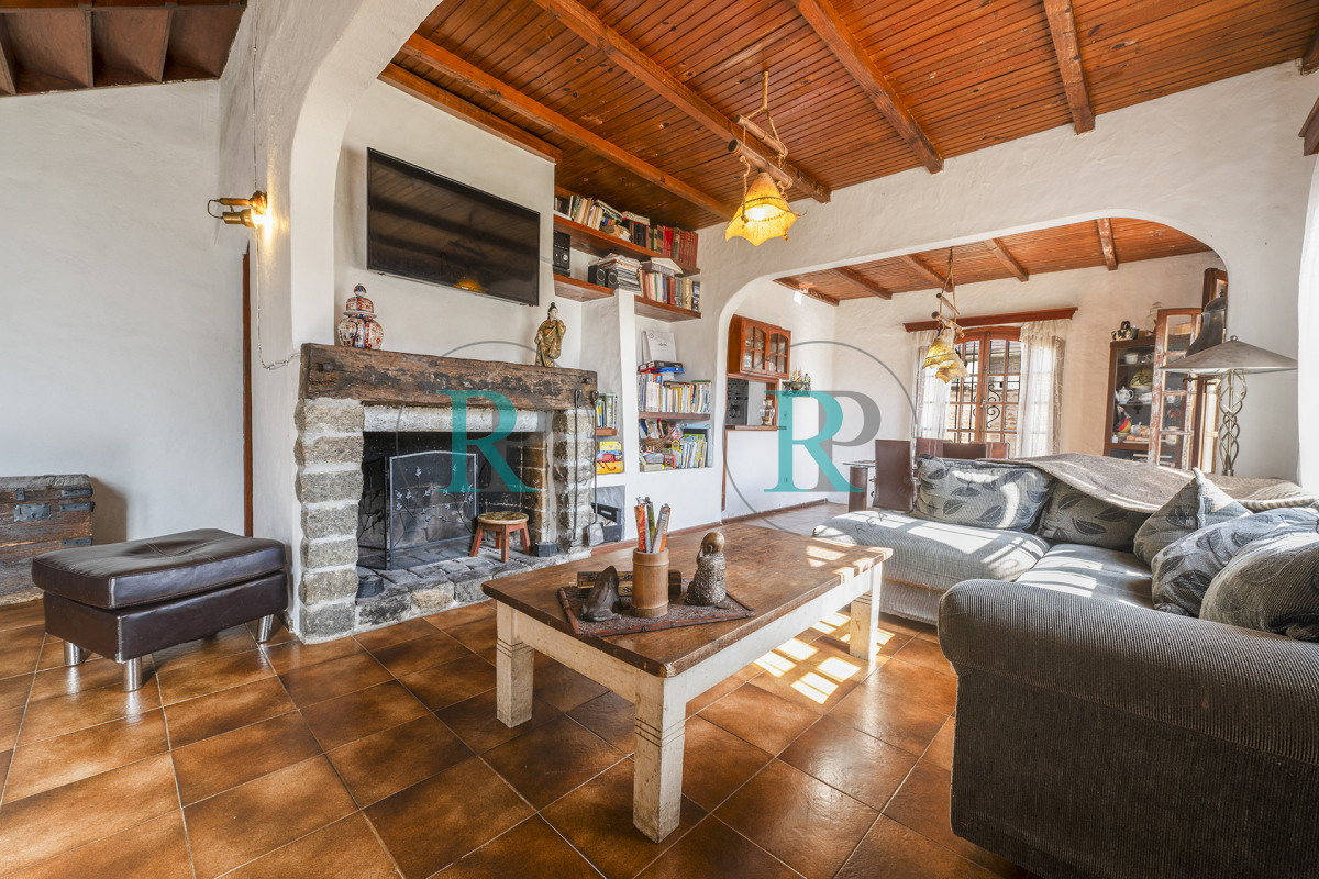 Casa ID.2336 - Casa en venta, 5 dormitorios en Punta del este!
