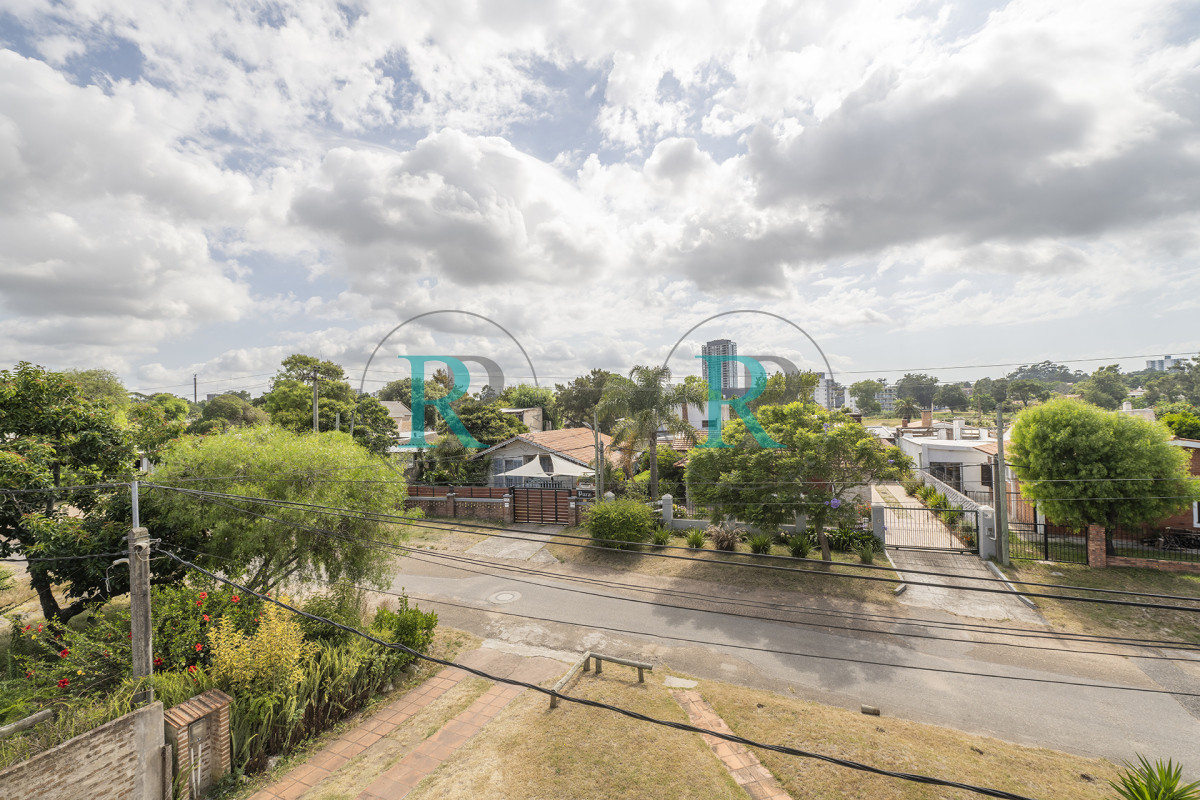 Casa ID.2336 - Casa en venta, 5 dormitorios en Punta del este!