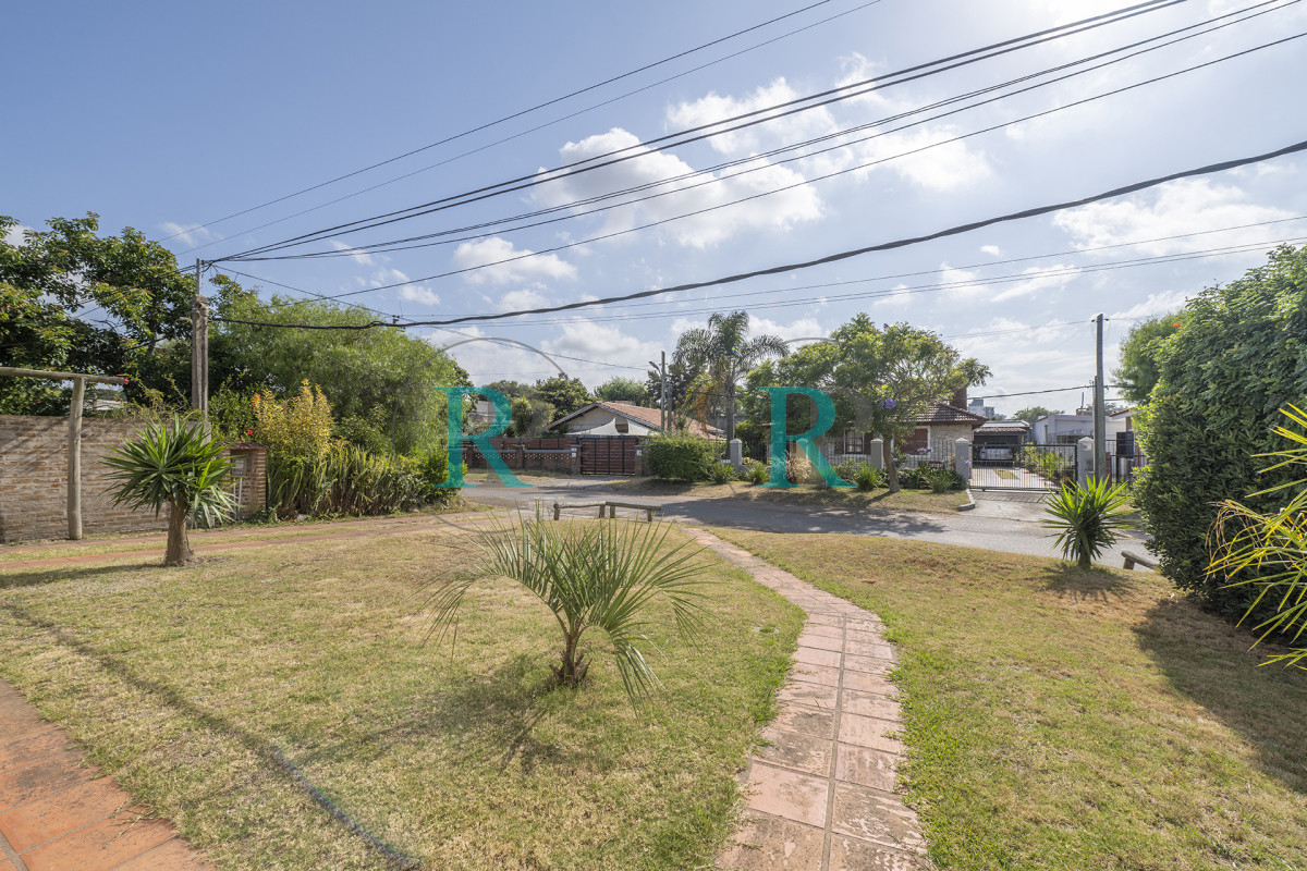 Casa ID.2336 - Casa en venta, 5 dormitorios en Punta del este!