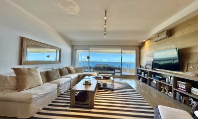 Apartamento en venta 3 suites + dependencia frente a playa brava