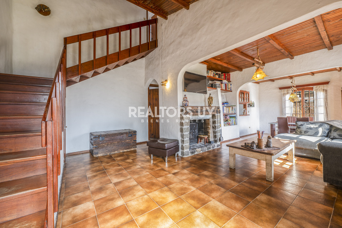 Casa ID.413 - Casa en venta, 5 dormitorios en Punta del este!