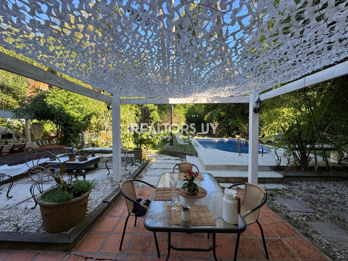 Casa ID.414 - Casa 4 dormitorios en venta y alquiler