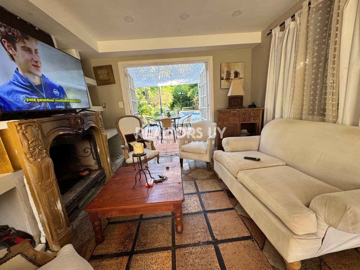 Casa ID.414 - Casa 4 dormitorios en venta y alquiler