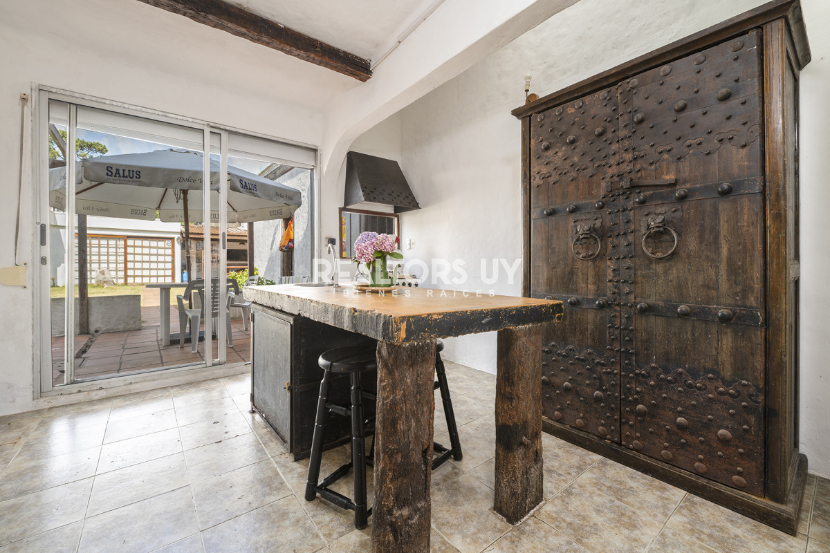 Casa ID.413 - Casa en venta, 5 dormitorios en Punta del este!