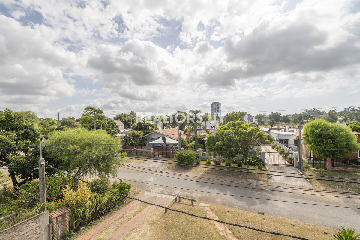 Casa ID.413 - Casa en venta, 5 dormitorios en Punta del este!