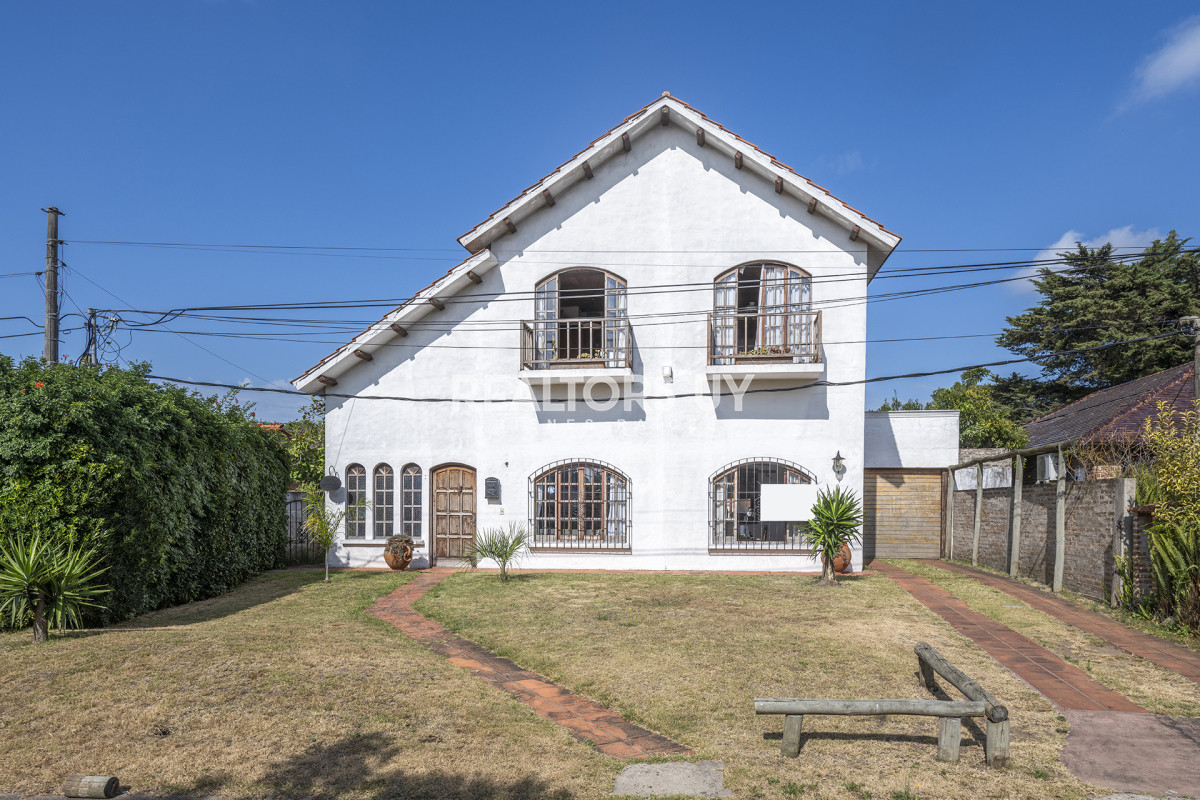 Casa ID.413 - Casa en venta, 5 dormitorios en Punta del este!