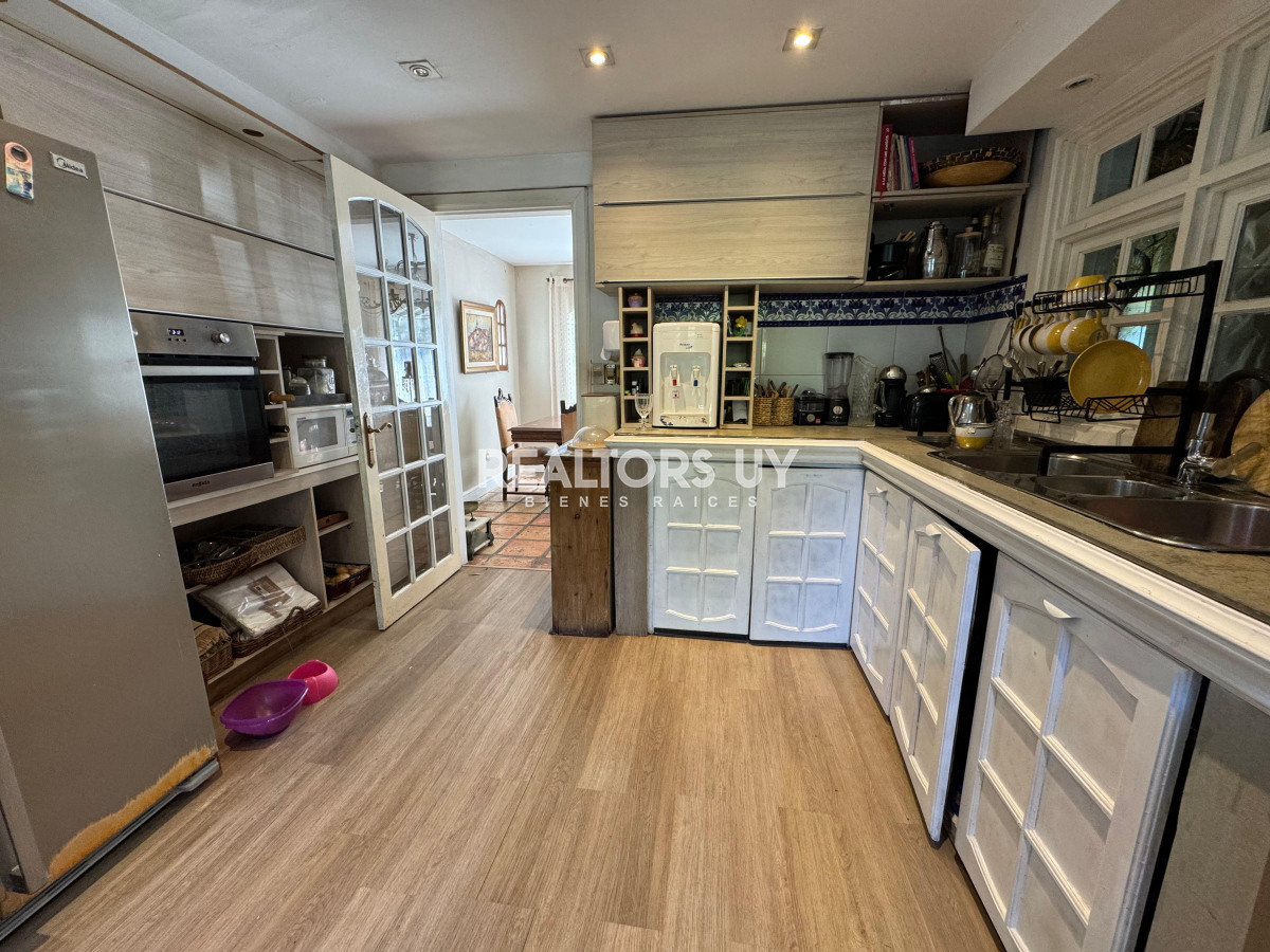 Casa ID.414 - Casa 4 dormitorios en venta y alquiler