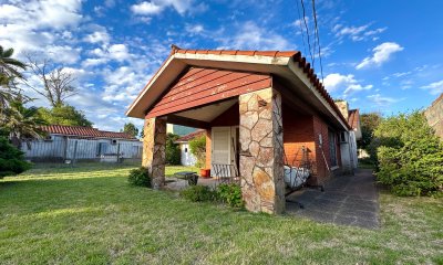 Casa en venta en lagomar a metros del mar
