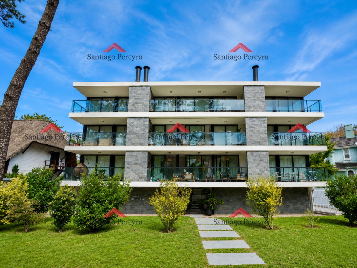 Apartamento ID.17126 - Apartamento en venta a pasos del mar, 2 dormitorios con parrillero