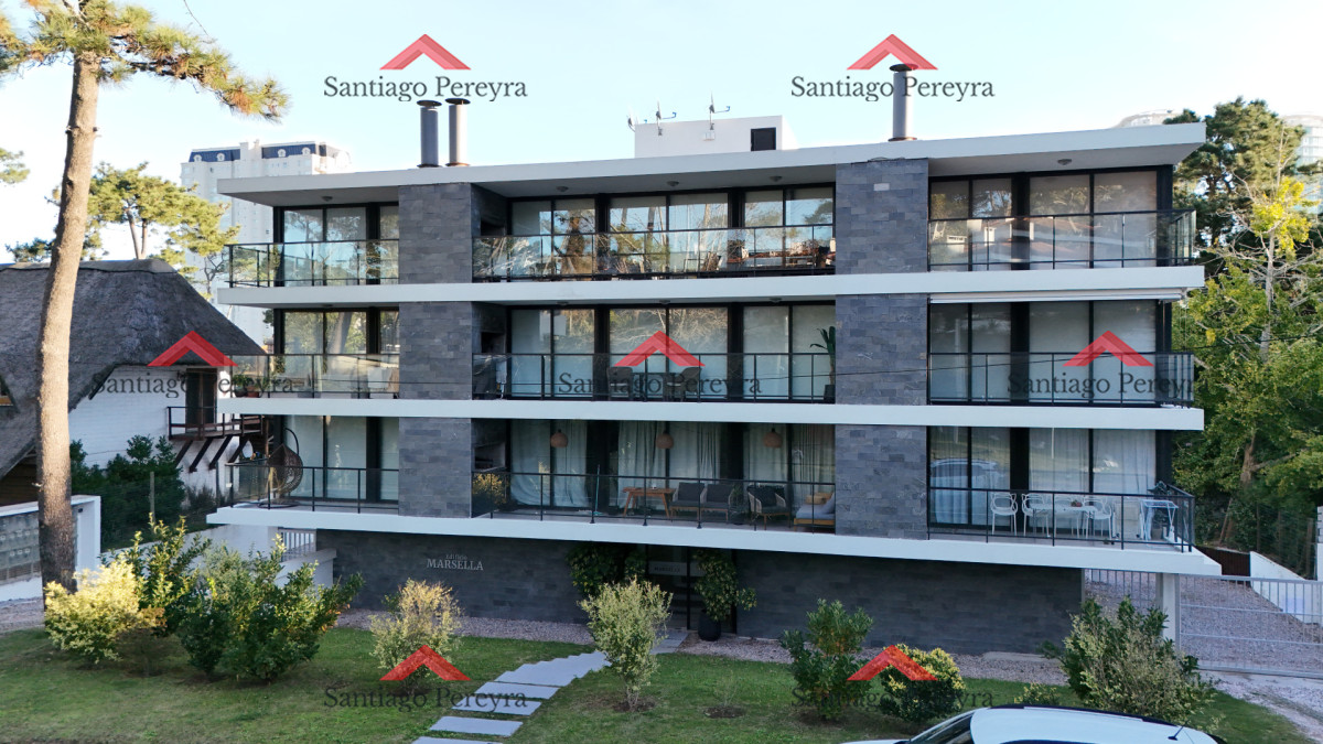 Apartamento ID.17126 - Apartamento en venta a pasos del mar, 2 dormitorios con parrillero