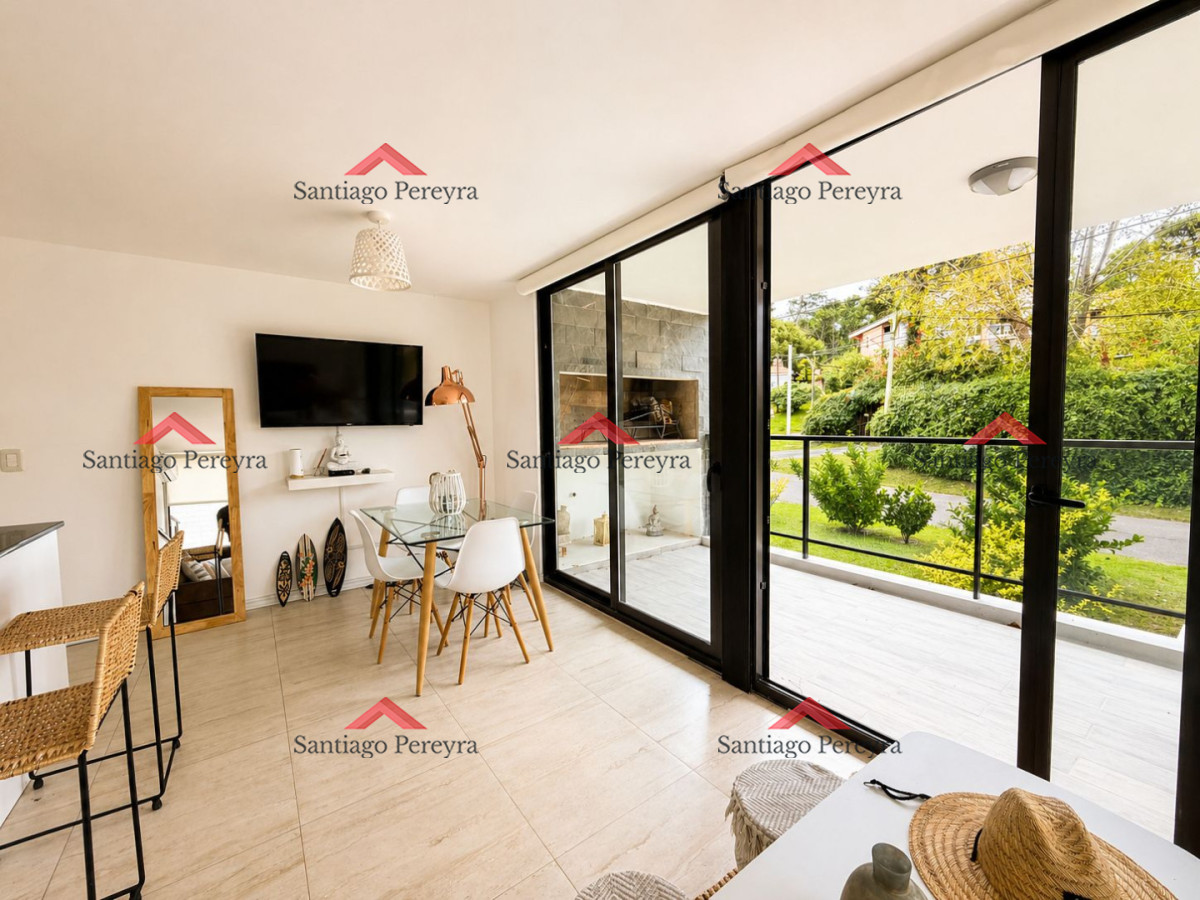 Apartamento ID.17126 - Apartamento en venta a pasos del mar, 2 dormitorios con parrillero