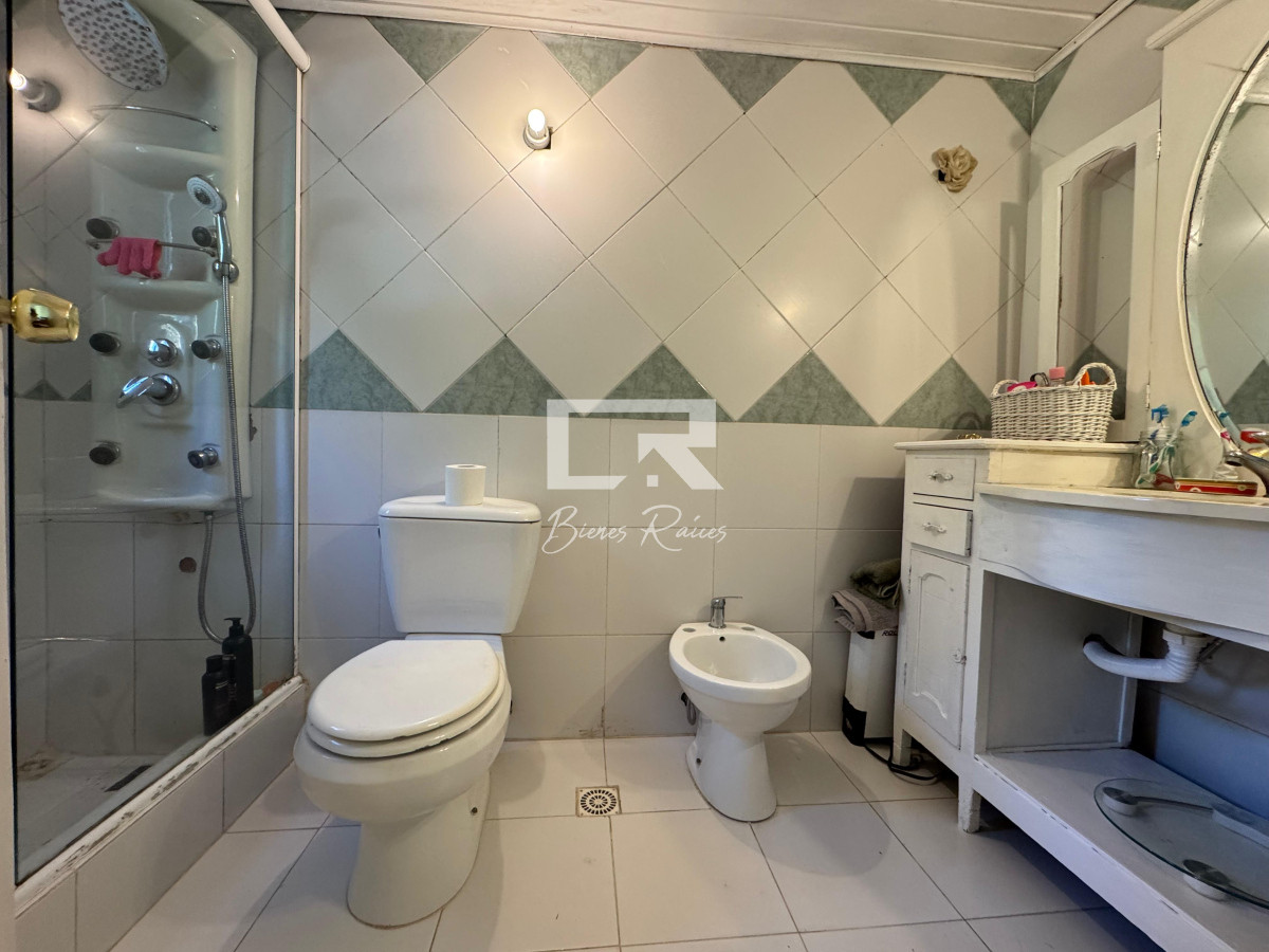 Casa ID.851 - Casa 4 dormitorios en venta y alquiler