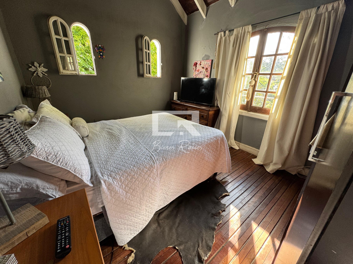 Casa ID.851 - Casa 4 dormitorios en venta y alquiler
