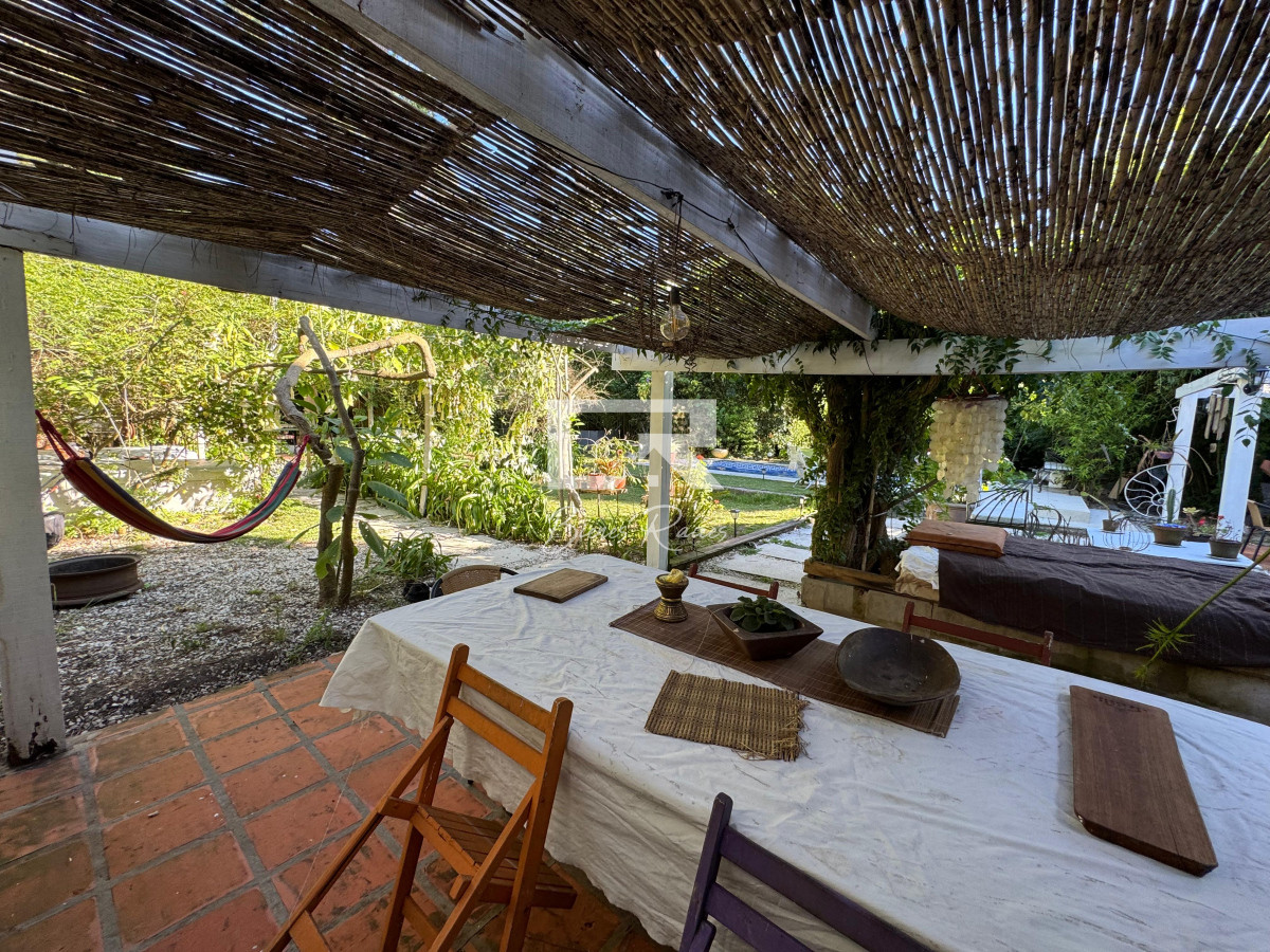 Casa ID.851 - Casa 4 dormitorios en venta y alquiler