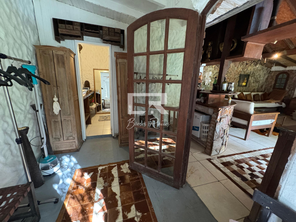 Casa ID.851 - Casa 4 dormitorios en venta y alquiler