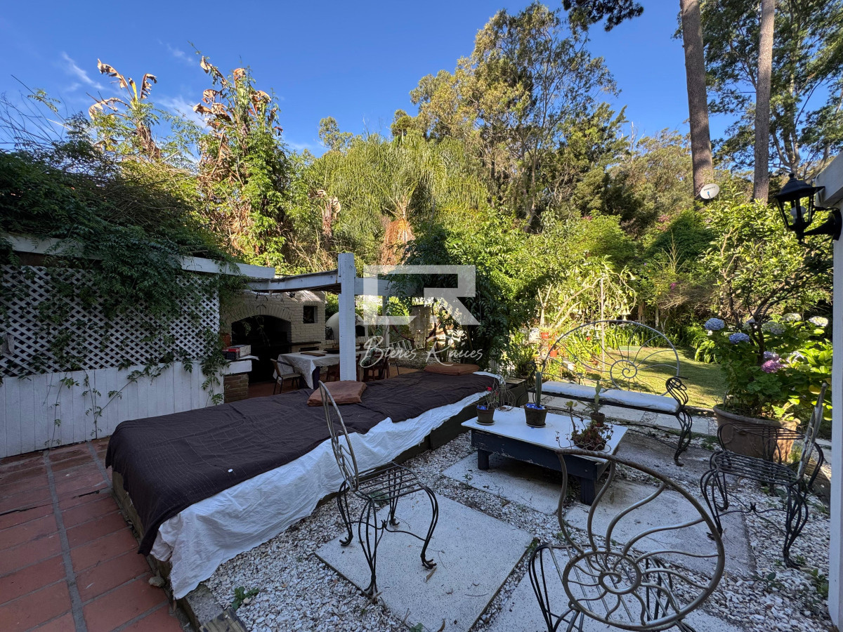 Casa ID.851 - Casa 4 dormitorios en venta y alquiler