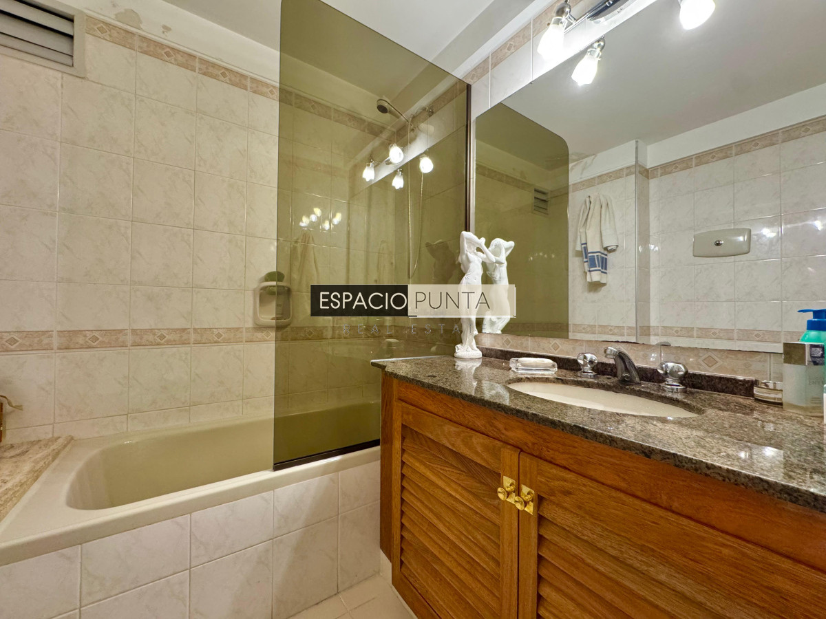 Apartamento ID.1821 - Apartamento 2 dormitorios en venta Punta del Este