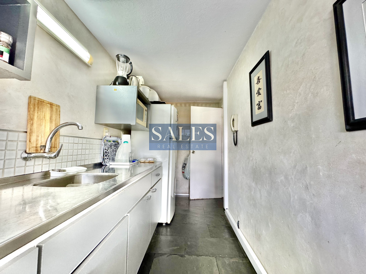 Apartamento ID.897 - Apartamento de 1 dormitorio y medio en venta sobre Av. Roosevelt