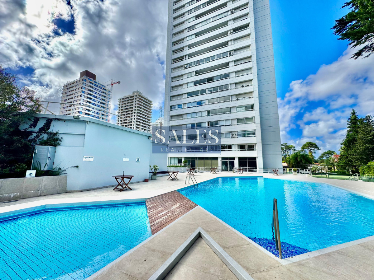 Apartamento ID.897 - Apartamento de 1 dormitorio y medio en venta sobre Av. Roosevelt