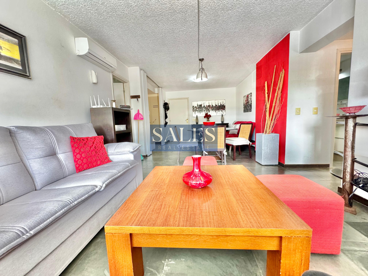 Apartamento ID.897 - Apartamento de 1 dormitorio y medio en venta sobre Av. Roosevelt