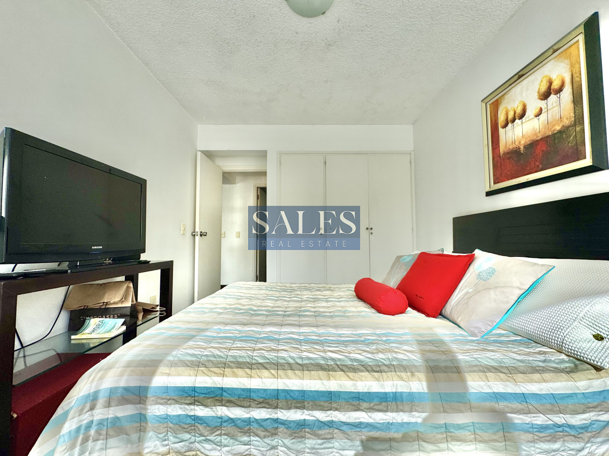 Apartamento ID.897 - Apartamento de 1 dormitorio y medio en venta sobre Av. Roosevelt