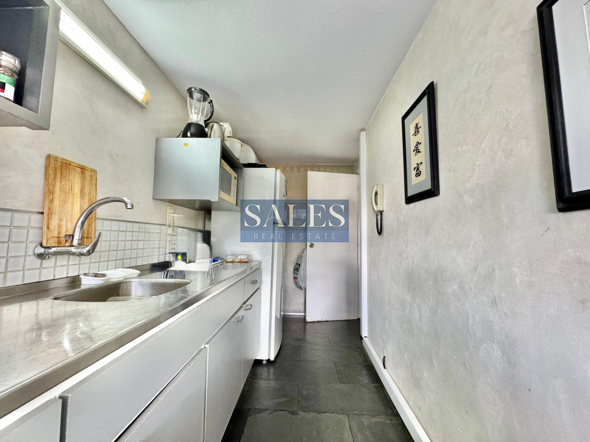 Apartamento ID.897 - Apartamento de 1 dormitorio y medio en venta sobre Av. Roosevelt