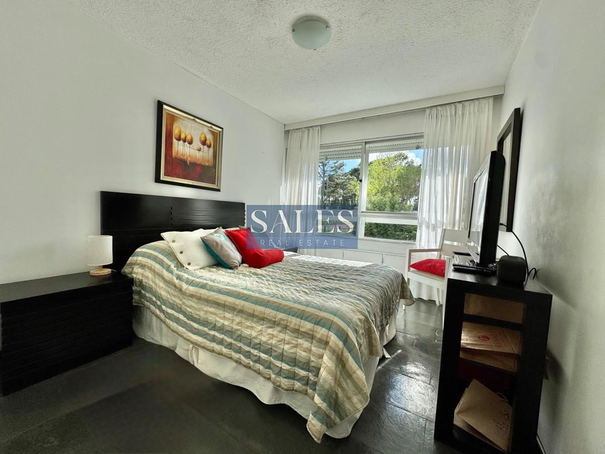 Apartamento ID.897 - Apartamento de 1 dormitorio y medio en venta sobre Av. Roosevelt