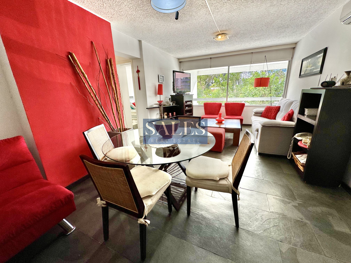 Apartamento ID.897 - Apartamento de 1 dormitorio y medio en venta sobre Av. Roosevelt
