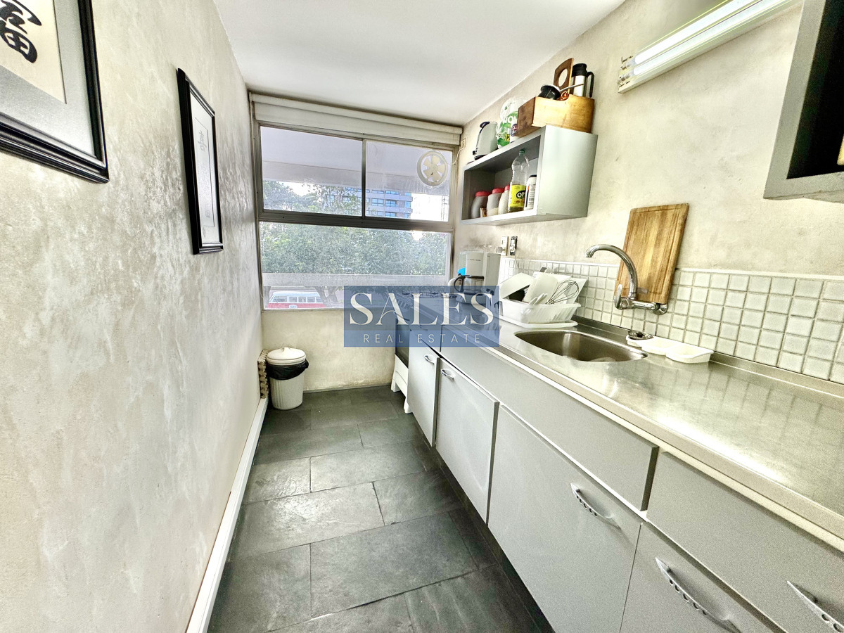 Apartamento ID.897 - Apartamento de 1 dormitorio y medio en venta sobre Av. Roosevelt