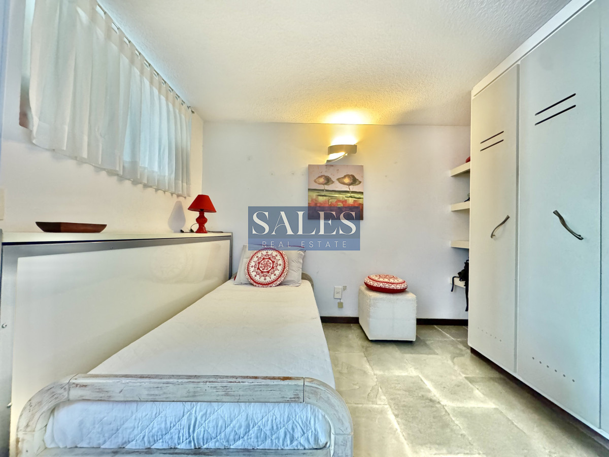 Apartamento ID.897 - Apartamento de 1 dormitorio y medio en venta sobre Av. Roosevelt