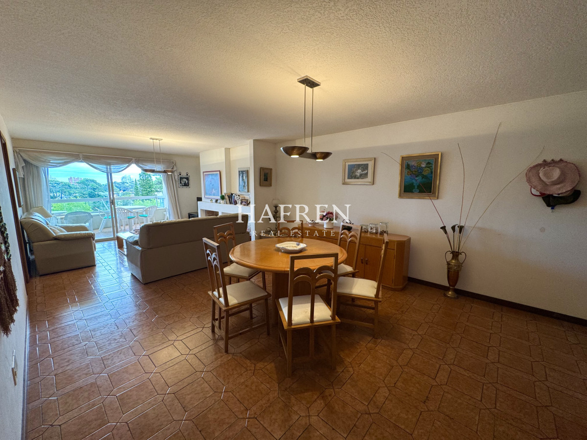 Apartamento ID.62 - Apartamento de 3 dormitorios en Alquiler Anual Punta del Este 