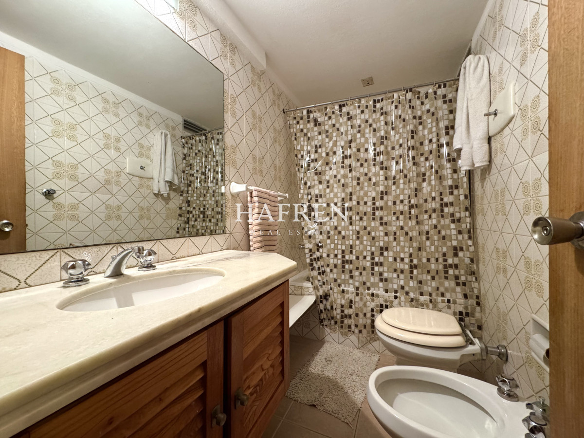 Apartamento ID.62 - Apartamento de 3 dormitorios en Alquiler Anual Punta del Este 