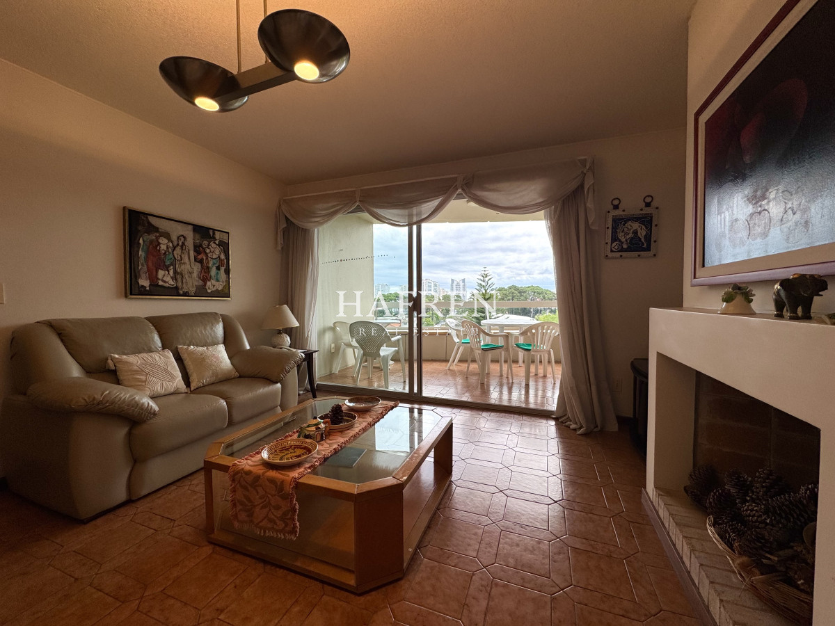 Apartamento ID.62 - Apartamento de 3 dormitorios en Alquiler Anual Punta del Este 