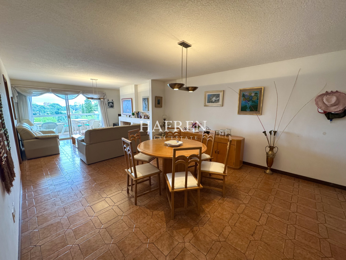 Apartamento ID.62 - Apartamento de 3 dormitorios en Alquiler Anual Punta del Este 