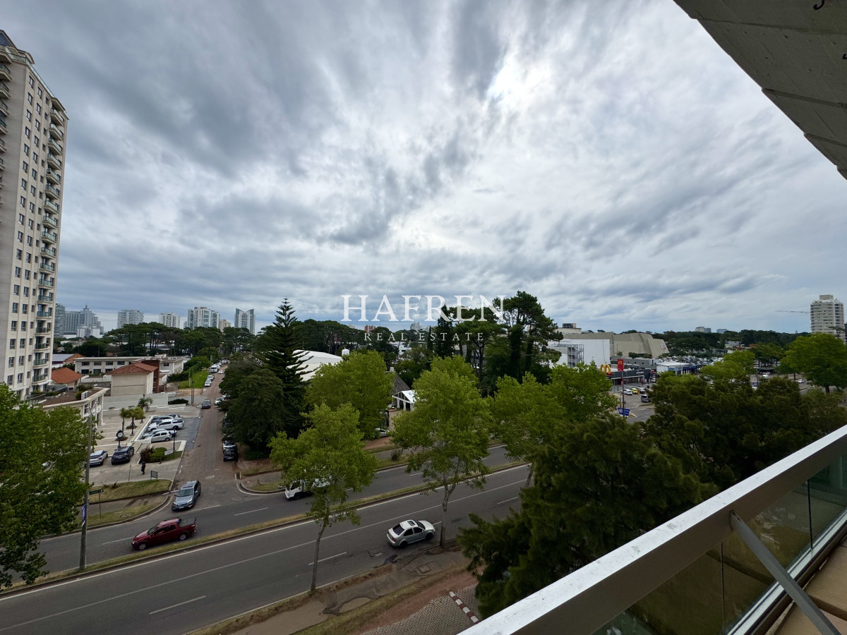 Apartamento ID.62 - Apartamento de 3 dormitorios en Alquiler Anual Punta del Este 