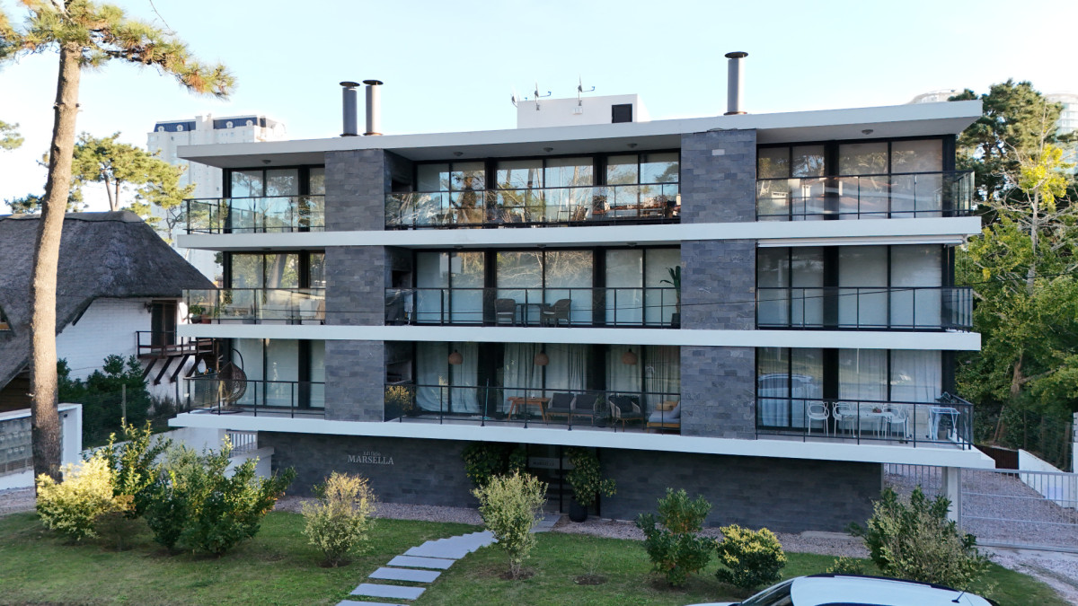 Apartamento ID.21097393 - Apartamento en venta a pasos del mar, 2 dormitorios con parrillero