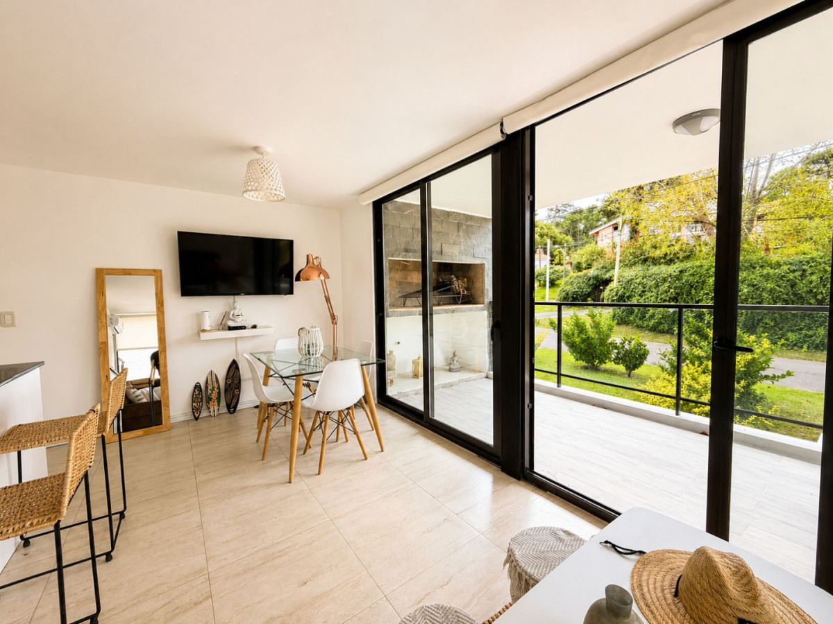Apartamento ID.21097393 - Apartamento en venta a pasos del mar, 2 dormitorios con parrillero