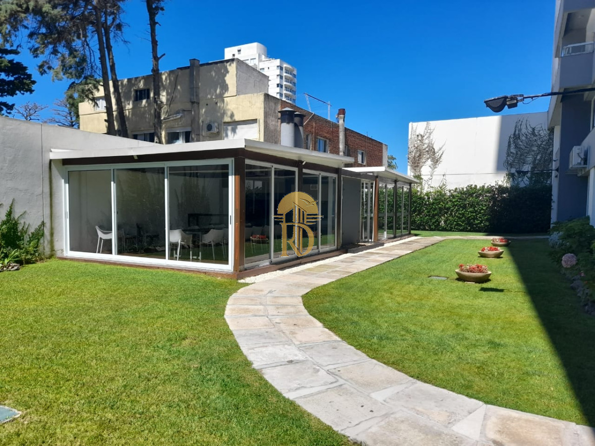 Apartamento de 2 dormitorios en venta Punta del Este -id-415-21