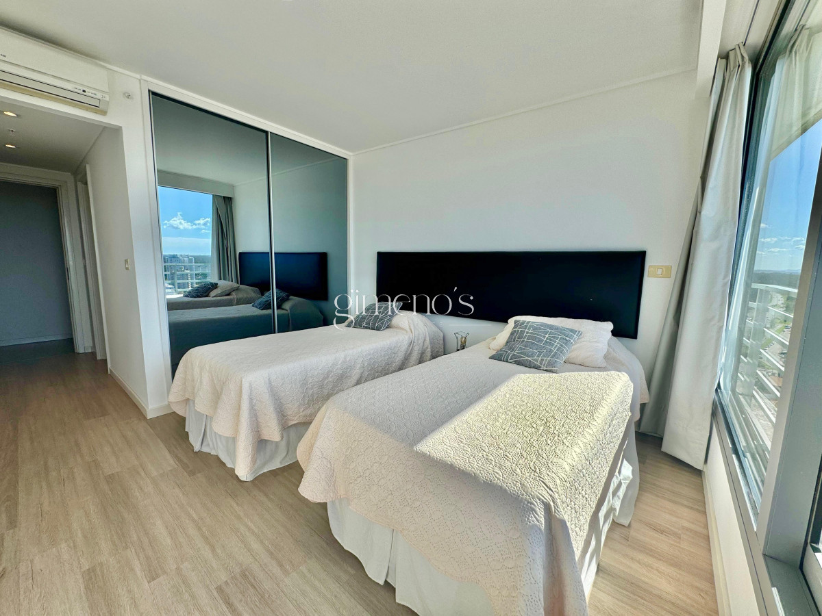 Apartamento ID.1307 - Penthouse duplex de 3 dormitorios en venta y alquiler, Punta del Este!
